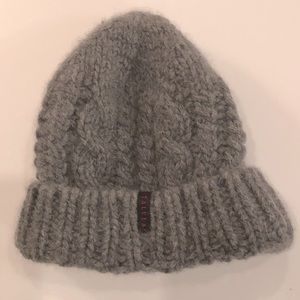 Aritzia Talula Winter Woolblend Hat, EUC